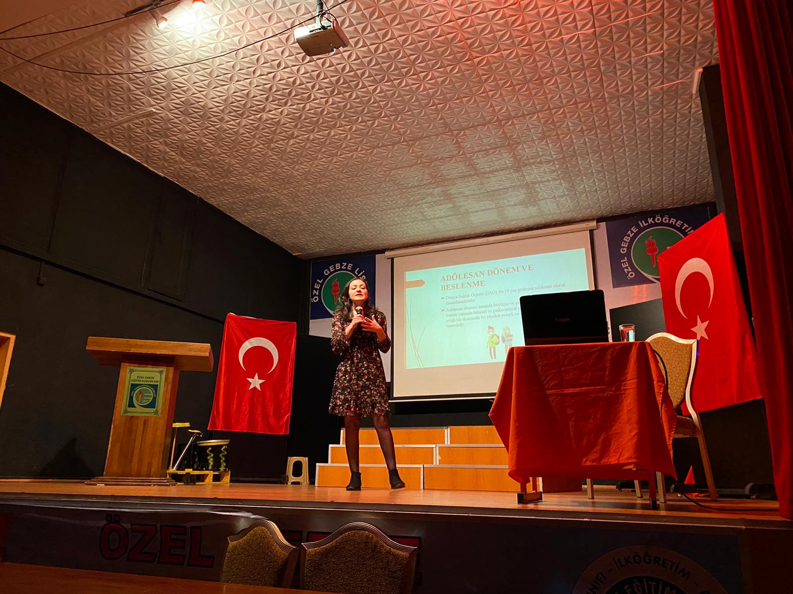 ÖZEL GEBZE ANADOLU LİSESİNDE SAĞLIK SEMİNERİ YAPILDI.